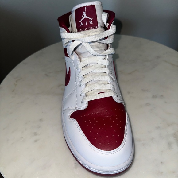 Jordan 1 Mid Valentines Day - Picture 6 of 6